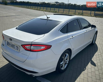 Белый Форд Фьюжн, объемом двигателя 2 л и пробегом 156 тыс. км за 13200 $, фото 6 на Automoto.ua