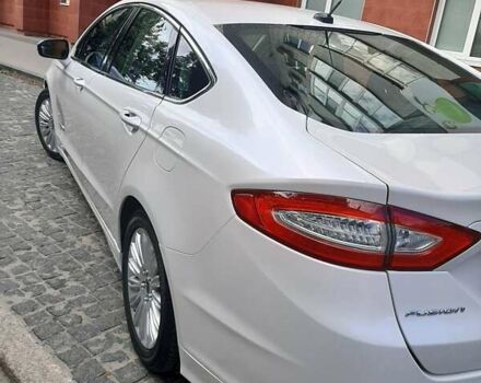 Білий Форд Фьюжен, об'ємом двигуна 2 л та пробігом 155 тис. км за 13700 $, фото 5 на Automoto.ua