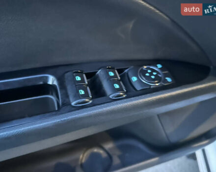 Білий Форд Фьюжен, об'ємом двигуна 2 л та пробігом 203 тис. км за 11500 $, фото 12 на Automoto.ua