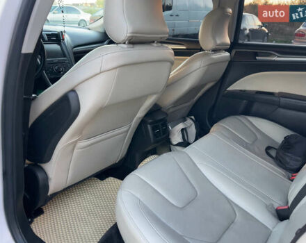 Белый Форд Фьюжн, объемом двигателя 2 л и пробегом 253 тыс. км за 9900 $, фото 6 на Automoto.ua