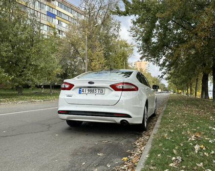 Белый Форд Фьюжн, объемом двигателя 2 л и пробегом 174 тыс. км за 14000 $, фото 3 на Automoto.ua