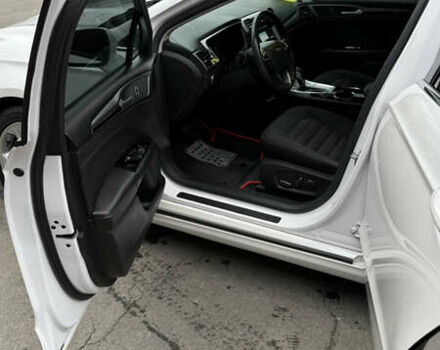 Белый Форд Фьюжн, объемом двигателя 2.5 л и пробегом 240 тыс. км за 9300 $, фото 7 на Automoto.ua