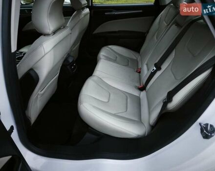 Білий Форд Фьюжен, об'ємом двигуна 2 л та пробігом 108 тис. км за 15000 $, фото 23 на Automoto.ua