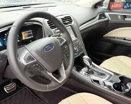 Білий Форд Фьюжен, об'ємом двигуна 2 л та пробігом 127 тис. км за 16000 $, фото 20 на Automoto.ua