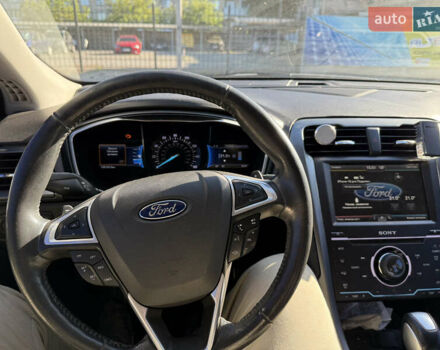 Форд Фьюжн 2015 в Александрие на Automoto.ua Белый Форд Фьюжн, объемом двигателя 2 л и пробегом 156 тыс. км за 11700 $, фото 4 на Automoto.ua