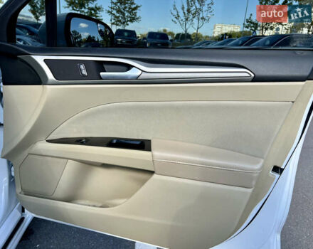 Белый Форд Фьюжн, объемом двигателя 2.49 л и пробегом 199 тыс. км за 9500 $, фото 39 на Automoto.ua