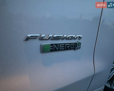 Білий Форд Фьюжен, об'ємом двигуна 2 л та пробігом 203 тис. км за 11500 $, фото 20 на Automoto.ua