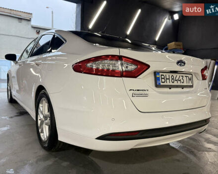 Белый Форд Фьюжн, объемом двигателя 2.5 л и пробегом 194 тыс. км за 11500 $, фото 3 на Automoto.ua