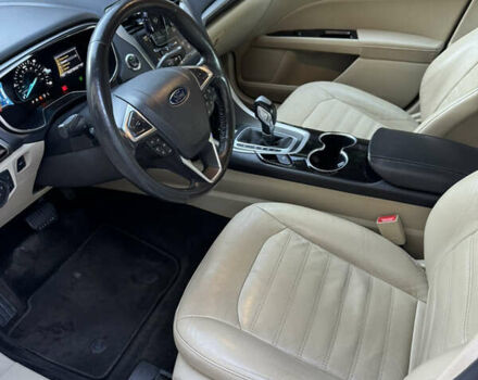 Белый Форд Фьюжн, объемом двигателя 2 л и пробегом 217 тыс. км за 13500 $, фото 5 на Automoto.ua