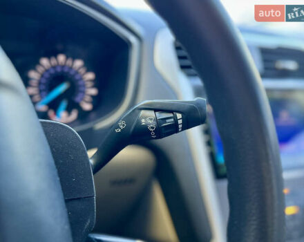 Білий Форд Фьюжен, об'ємом двигуна 2.49 л та пробігом 201 тис. км за 9300 $, фото 18 на Automoto.ua