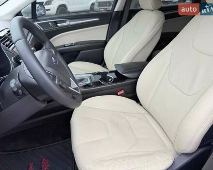 Білий Форд Фьюжен, об'ємом двигуна 2 л та пробігом 127 тис. км за 16000 $, фото 12 на Automoto.ua