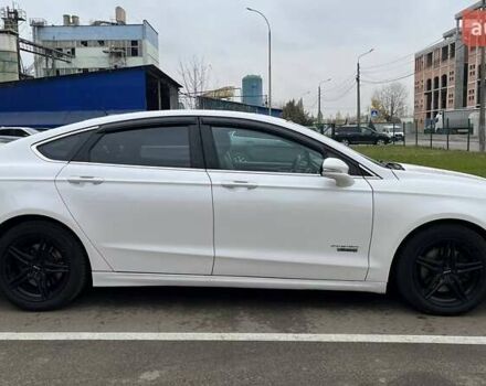 Білий Форд Фьюжен, об'ємом двигуна 2 л та пробігом 176 тис. км за 12500 $, фото 5 на Automoto.ua