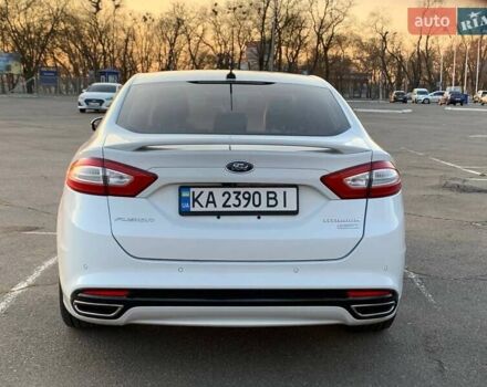 Білий Форд Фьюжен, об'ємом двигуна 2 л та пробігом 200 тис. км за 10500 $, фото 5 на Automoto.ua