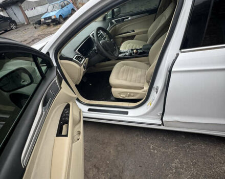 Белый Форд Фьюжн, объемом двигателя 1.5 л и пробегом 204 тыс. км за 8000 $, фото 12 на Automoto.ua