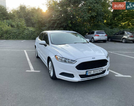 Білий Форд Фьюжен, об'ємом двигуна 2 л та пробігом 169 тис. км за 13000 $, фото 25 на Automoto.ua