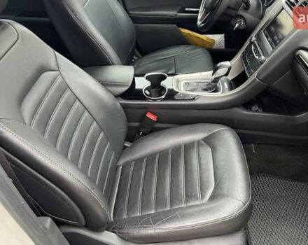 Білий Форд Фьюжен, об'ємом двигуна 2 л та пробігом 176 тис. км за 12500 $, фото 10 на Automoto.ua