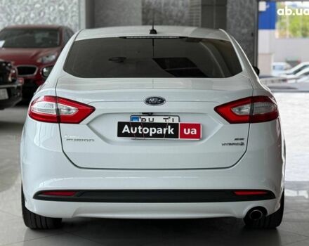 Белый Форд Фьюжн, объемом двигателя 2 л и пробегом 224 тыс. км за 11490 $, фото 5 на Automoto.ua