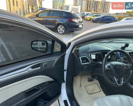 Белый Форд Фьюжн, объемом двигателя 2 л и пробегом 253 тыс. км за 9900 $, фото 21 на Automoto.ua