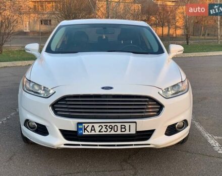 Білий Форд Фьюжен, об'ємом двигуна 2 л та пробігом 200 тис. км за 10500 $, фото 2 на Automoto.ua