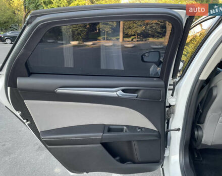 Білий Форд Фьюжен, об'ємом двигуна 2 л та пробігом 169 тис. км за 13000 $, фото 10 на Automoto.ua