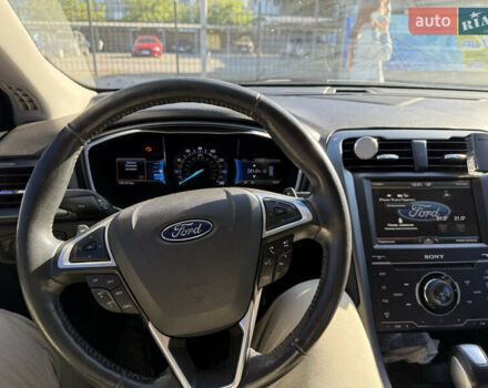Форд Фьюжн 2015 в Александрие на Automoto.ua Белый Форд Фьюжн, объемом двигателя 2 л и пробегом 156 тыс. км за 11700 $, фото 9 на Automoto.ua