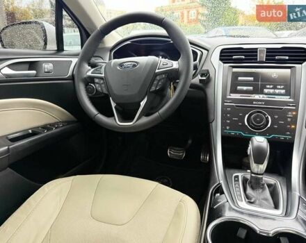 Білий Форд Фьюжен, об'ємом двигуна 2 л та пробігом 127 тис. км за 16000 $, фото 24 на Automoto.ua