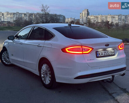 Білий Форд Фьюжен, об'ємом двигуна 2 л та пробігом 203 тис. км за 11500 $, фото 6 на Automoto.ua