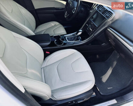 Форд Фьюжен 2015 у Дніпро (Дніпропетровську) на Automoto.ua Білий Форд Фьюжен, об'ємом двигуна 2 л та пробігом 174 тис. км за 11999 $, фото 12 на Automoto.ua