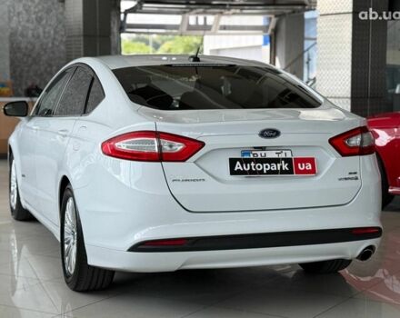 Белый Форд Фьюжн, объемом двигателя 2 л и пробегом 224 тыс. км за 11490 $, фото 4 на Automoto.ua