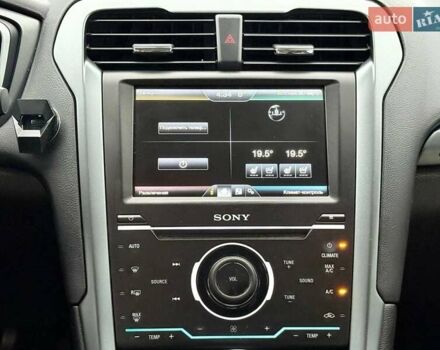 Білий Форд Фьюжен, об'ємом двигуна 2 л та пробігом 127 тис. км за 16000 $, фото 30 на Automoto.ua