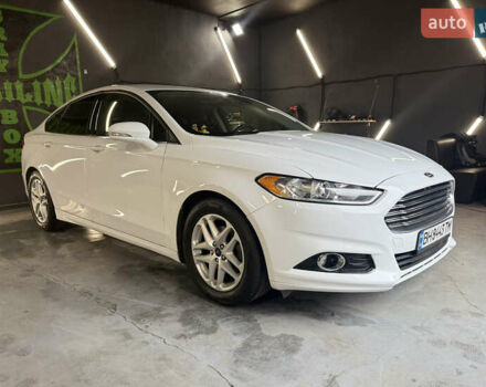 Белый Форд Фьюжн, объемом двигателя 2.5 л и пробегом 194 тыс. км за 11500 $, фото 2 на Automoto.ua