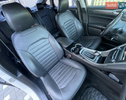 Білий Форд Фьюжен, об'ємом двигуна 2 л та пробігом 180 тис. км за 11400 $, фото 23 на Automoto.ua