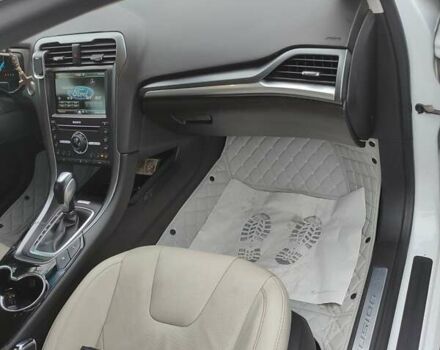 Белый Форд Фьюжн, объемом двигателя 2 л и пробегом 240 тыс. км за 10800 $, фото 19 на Automoto.ua