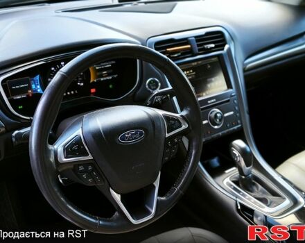 Білий Форд Фьюжен, об'ємом двигуна 2 л та пробігом 112 тис. км за 13000 $, фото 8 на Automoto.ua