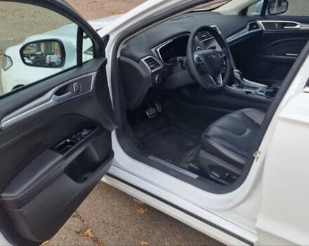 Білий Форд Фьюжен, об'ємом двигуна 2 л та пробігом 130 тис. км за 14900 $, фото 20 на Automoto.ua