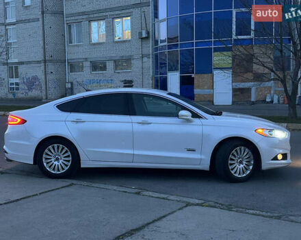 Білий Форд Фьюжен, об'ємом двигуна 2 л та пробігом 203 тис. км за 11500 $, фото 3 на Automoto.ua