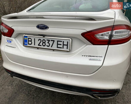 Белый Форд Фьюжн, объемом двигателя 2 л и пробегом 400 тыс. км за 9200 $, фото 18 на Automoto.ua