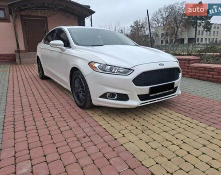 Білий Форд Фьюжен, об'ємом двигуна 1.5 л та пробігом 161 тис. км за 9900 $, фото 1 на Automoto.ua