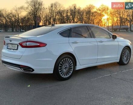 Білий Форд Фьюжен, об'ємом двигуна 2 л та пробігом 200 тис. км за 10500 $, фото 4 на Automoto.ua