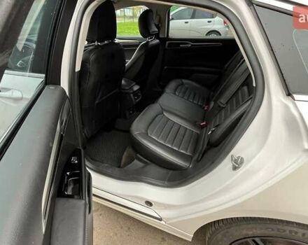 Білий Форд Фьюжен, об'ємом двигуна 2 л та пробігом 176 тис. км за 12500 $, фото 11 на Automoto.ua