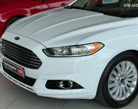 Белый Форд Фьюжн, объемом двигателя 2 л и пробегом 224 тыс. км за 11490 $, фото 3 на Automoto.ua