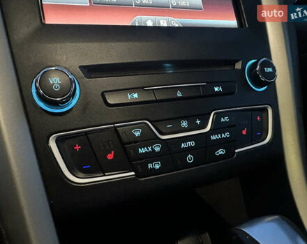 Білий Форд Фьюжен, об'ємом двигуна 2 л та пробігом 203 тис. км за 11500 $, фото 24 на Automoto.ua