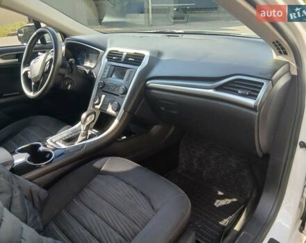 Білий Форд Фьюжен, об'ємом двигуна 2.5 л та пробігом 211 тис. км за 7900 $, фото 4 на Automoto.ua