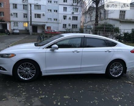 Білий Форд Фьюжен, об'ємом двигуна 2 л та пробігом 135 тис. км за 10454 $, фото 15 на Automoto.ua