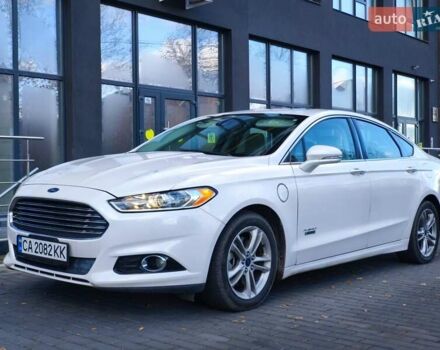 Білий Форд Фьюжен, об'ємом двигуна 2 л та пробігом 108 тис. км за 15000 $, фото 6 на Automoto.ua