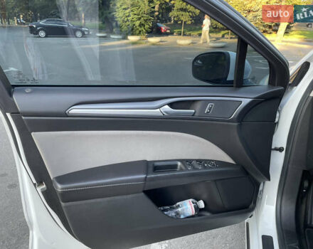 Білий Форд Фьюжен, об'ємом двигуна 2 л та пробігом 169 тис. км за 13000 $, фото 7 на Automoto.ua