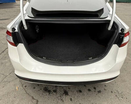 Белый Форд Фьюжн, объемом двигателя 2.5 л и пробегом 240 тыс. км за 9300 $, фото 19 на Automoto.ua