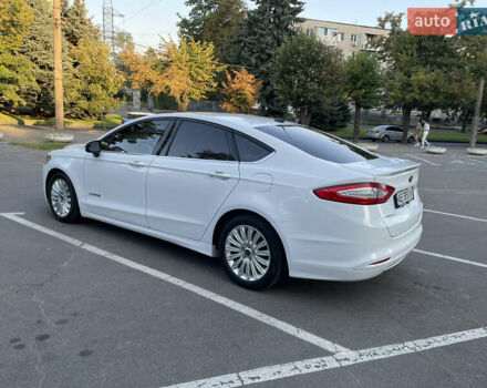 Білий Форд Фьюжен, об'ємом двигуна 2 л та пробігом 169 тис. км за 13000 $, фото 18 на Automoto.ua
