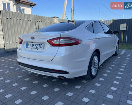 Білий Форд Фьюжен, об'ємом двигуна 2 л та пробігом 175 тис. км за 12800 $, фото 5 на Automoto.ua