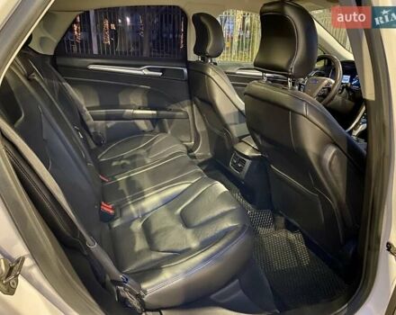 Білий Форд Фьюжен, об'ємом двигуна 2 л та пробігом 154 тис. км за 14400 $, фото 19 на Automoto.ua